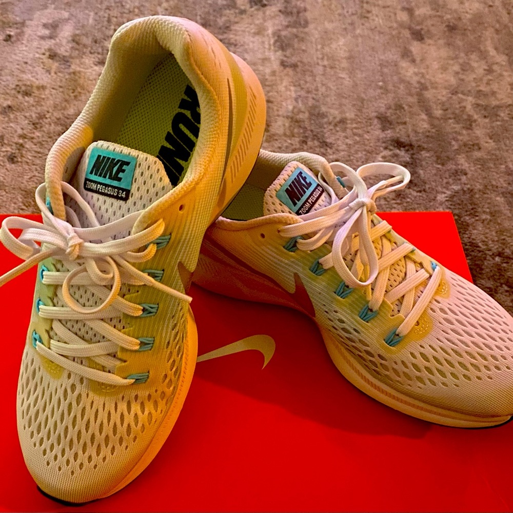 Women’s Nike Pegasus Zoom Running Sneakers